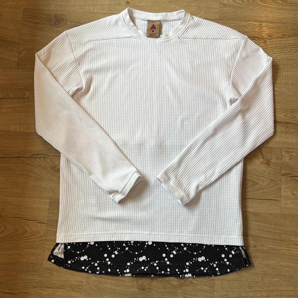 Men’s Nike ACG active thermal, white size small